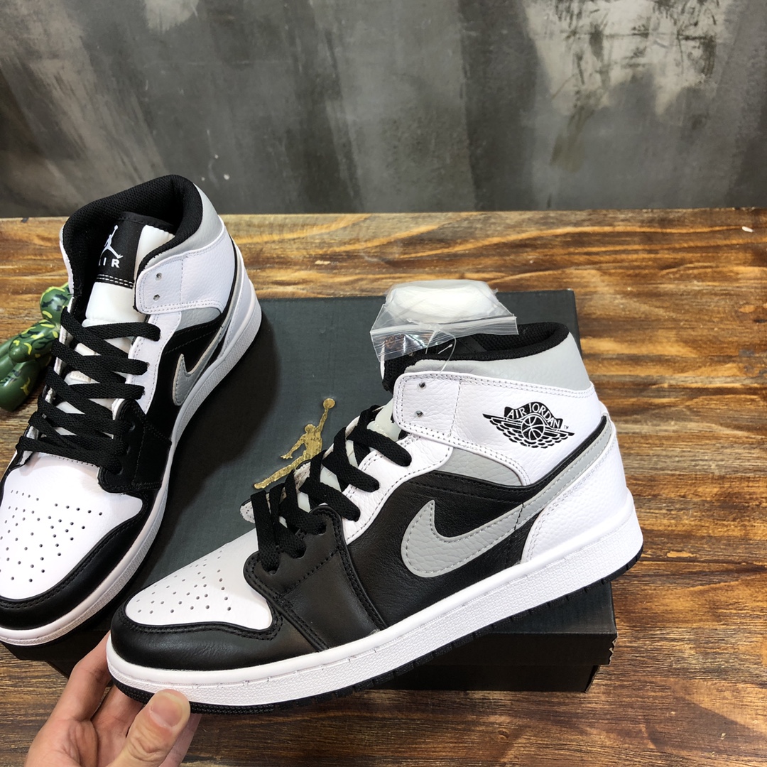 Nike Air Jordan 1 Mid AJ1 Sneaker