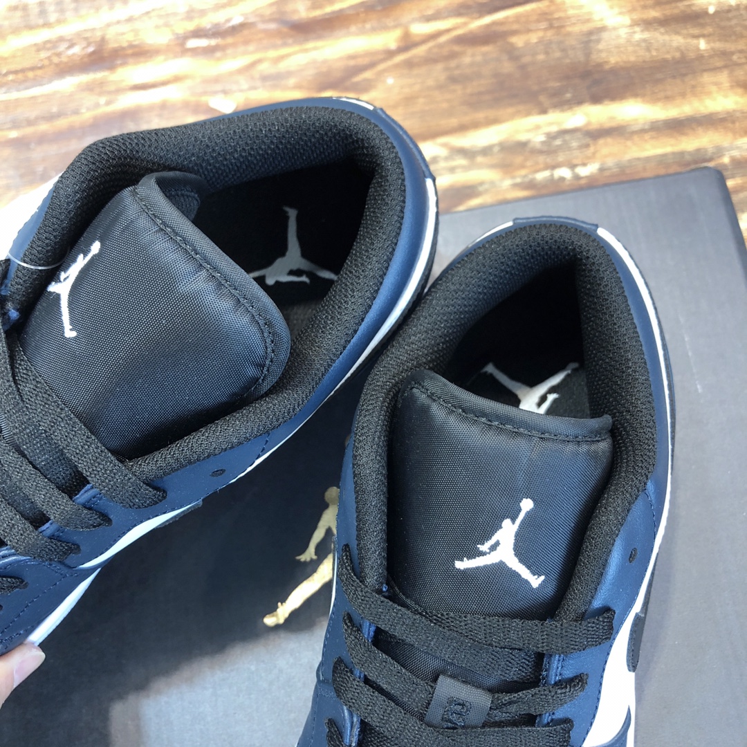 NIKE Air Jordan 1 Low Sneaker