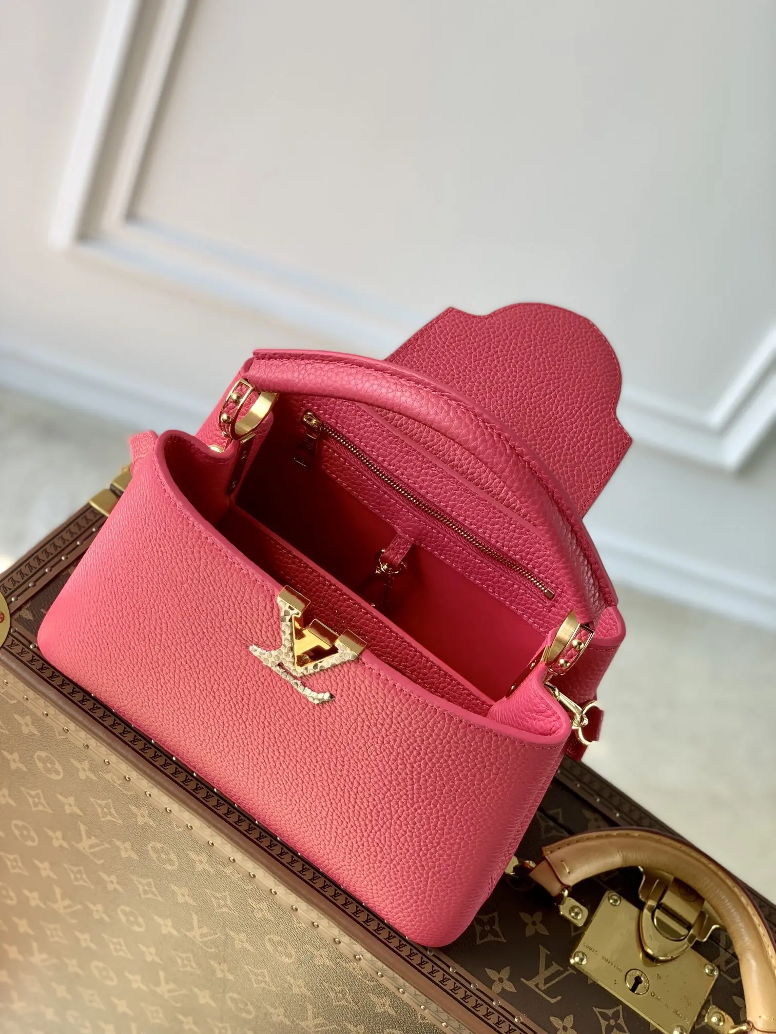 Louis Vuitton 2022 new fashion Handbags N81209