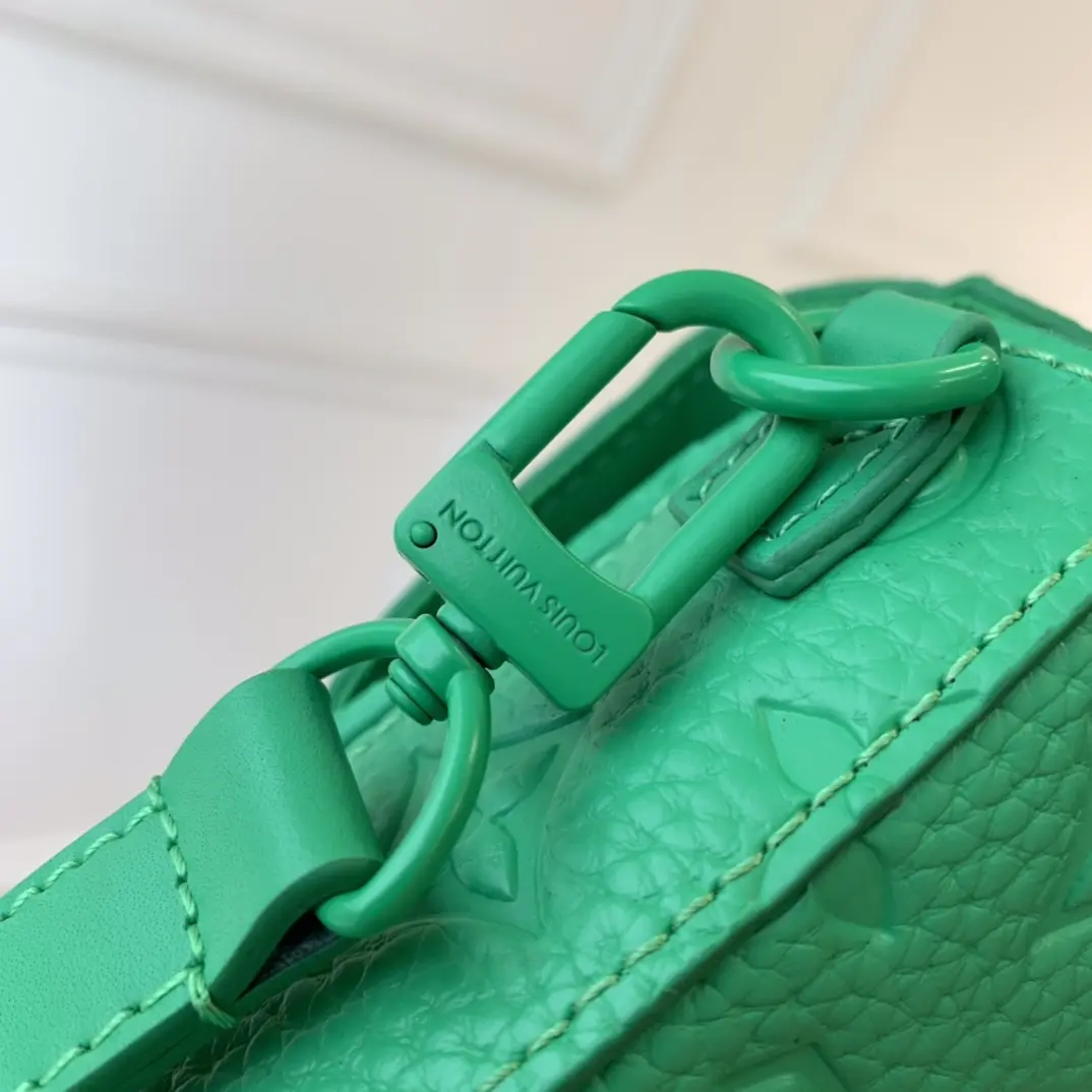 Louis Vuitton 2022 new fashion Handbags M81525
