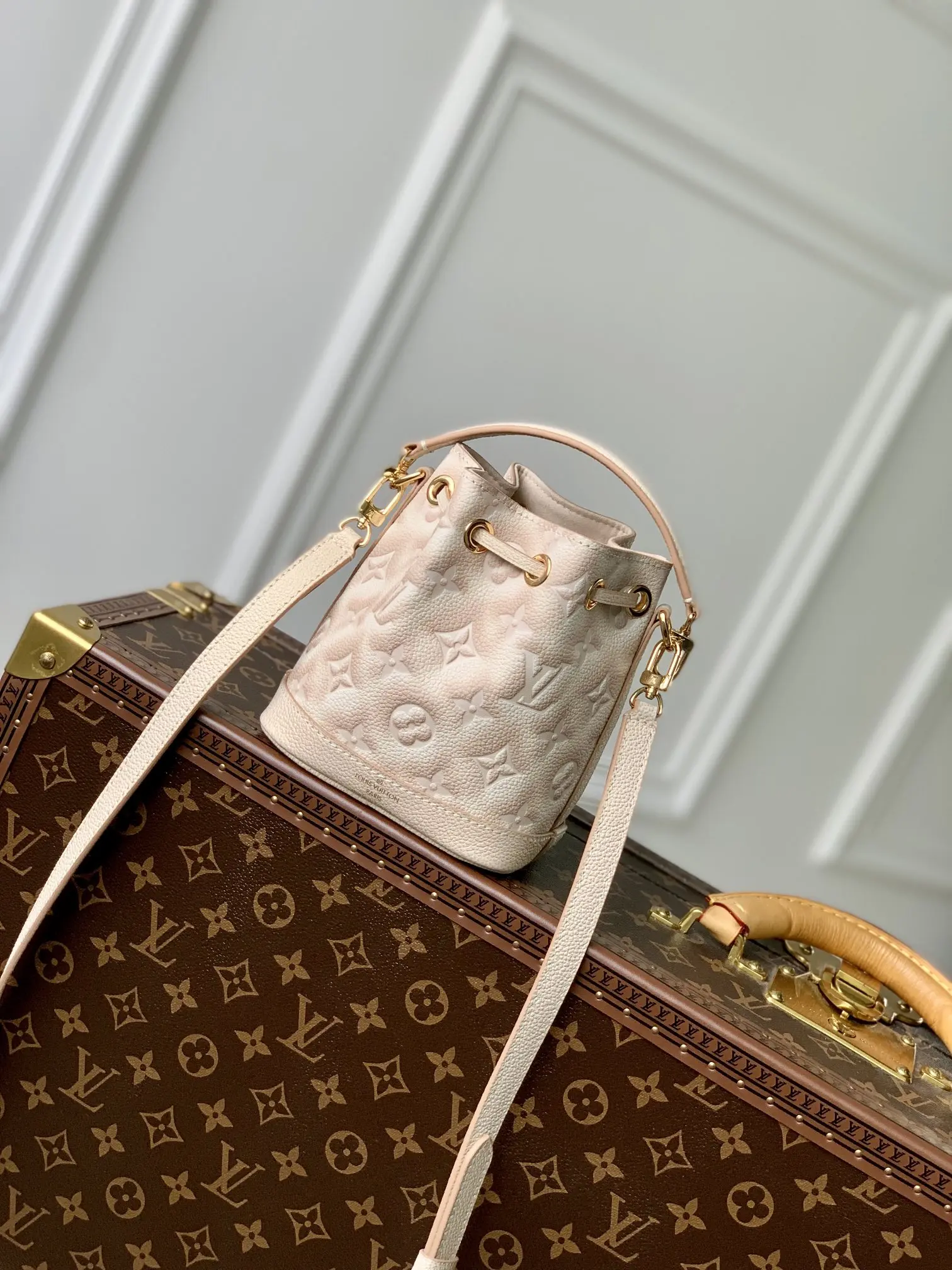 Louis Vuitton 2022 new fashion Handbags M81463