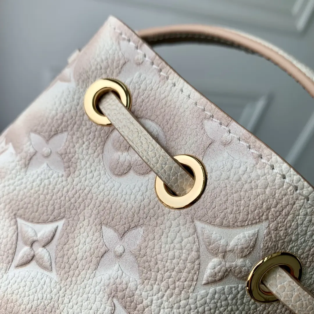Louis Vuitton 2022 new fashion Handbags M81463