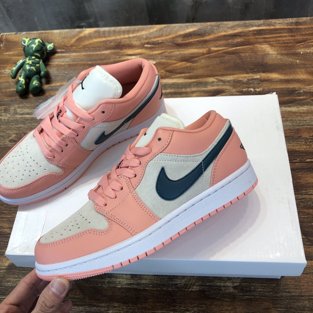 NIKE Air Jordan 1 Low Sneaker