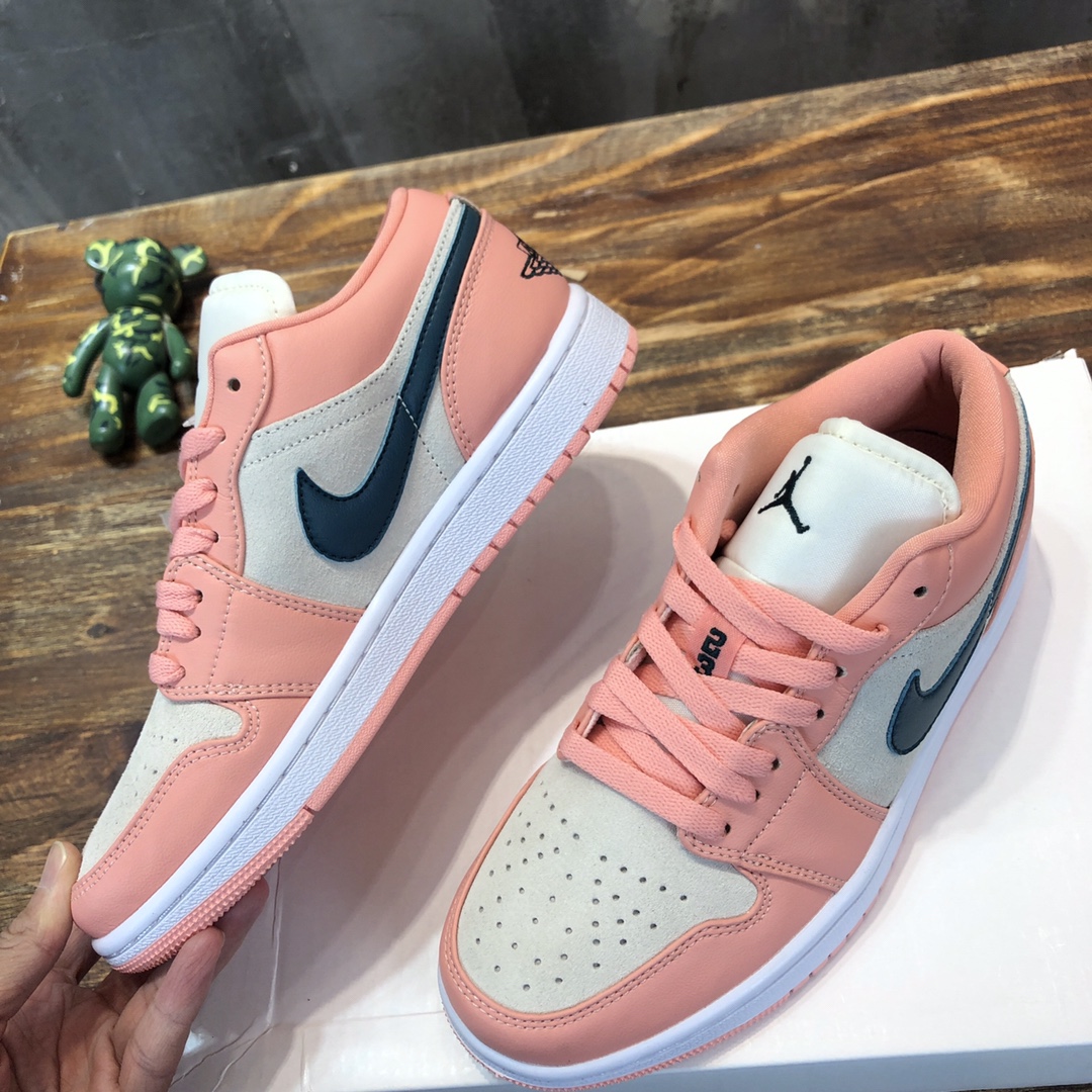 NIKE Air Jordan 1 Low Sneaker