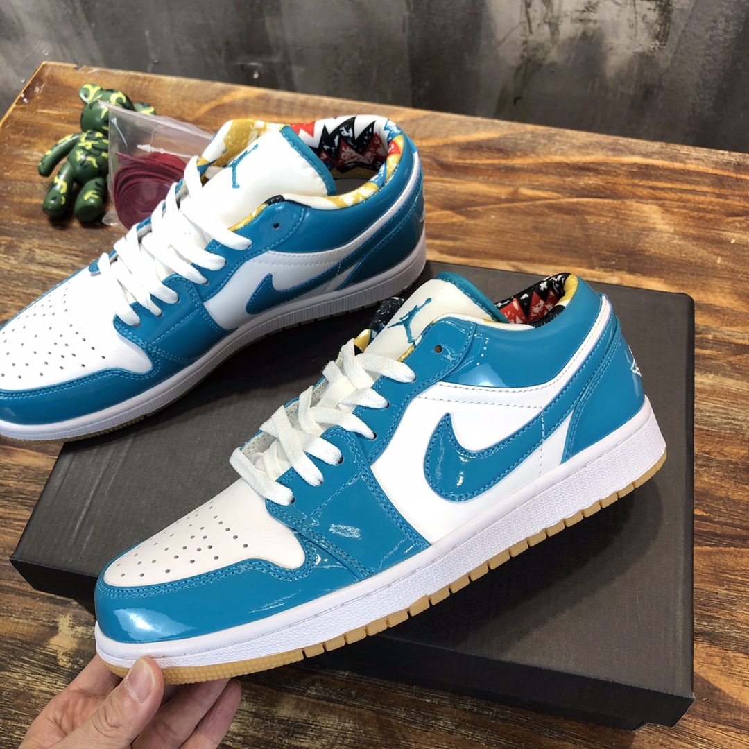 NIKE Air Jordan 1 Low Sneaker