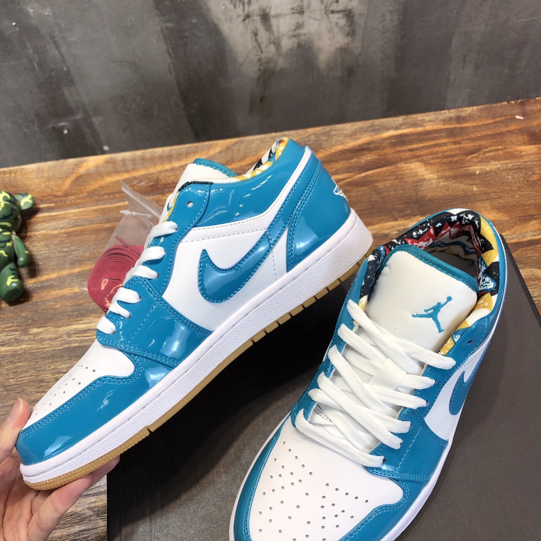 NIKE Air Jordan 1 Low Sneaker