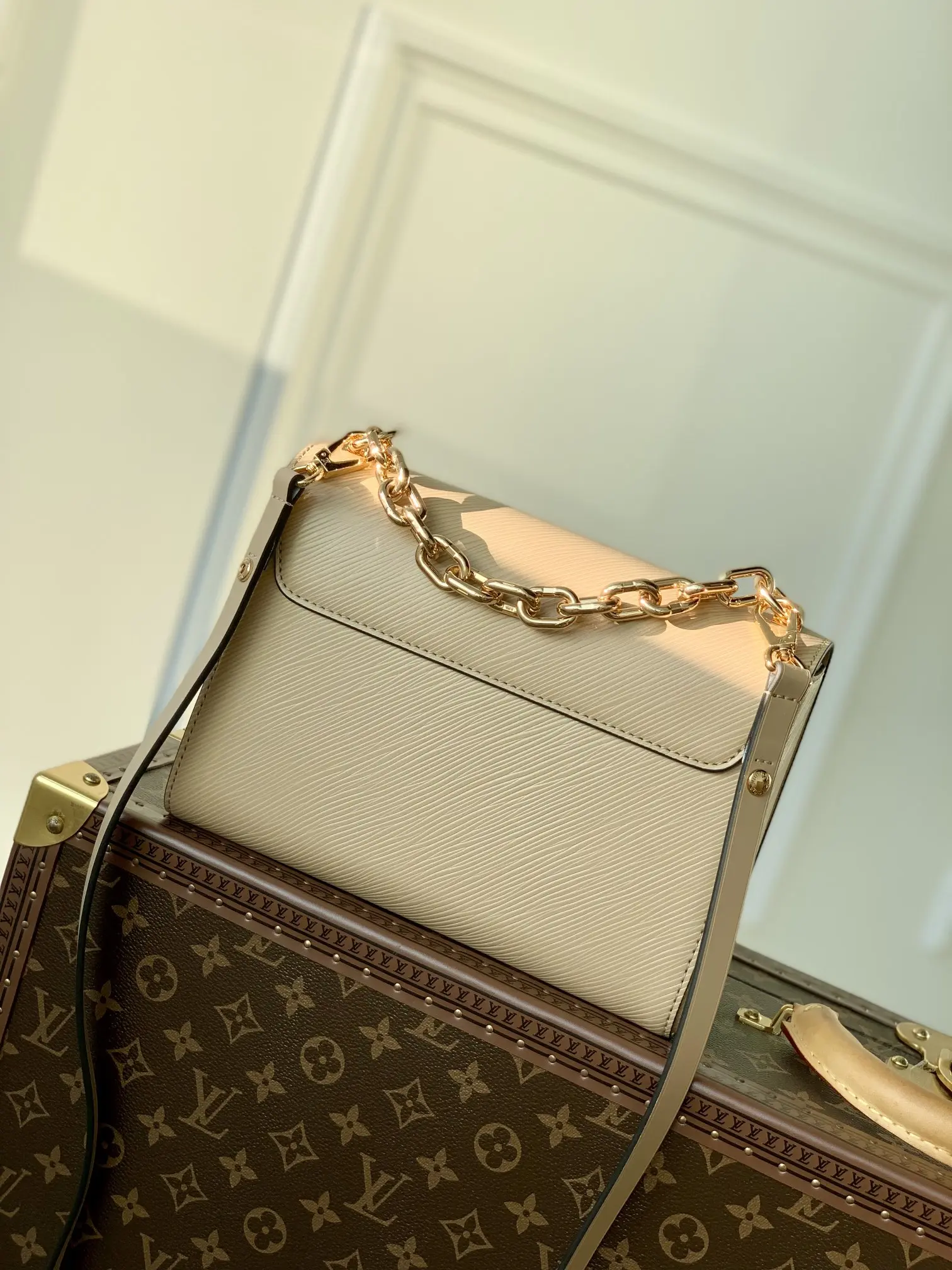 Louis Vuitton 2022 new fashion Handbags M59033