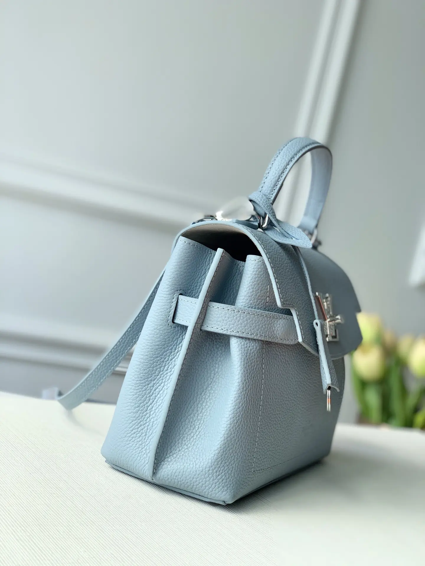 Louis Vuitton 2022 new fashion Handbags M53937