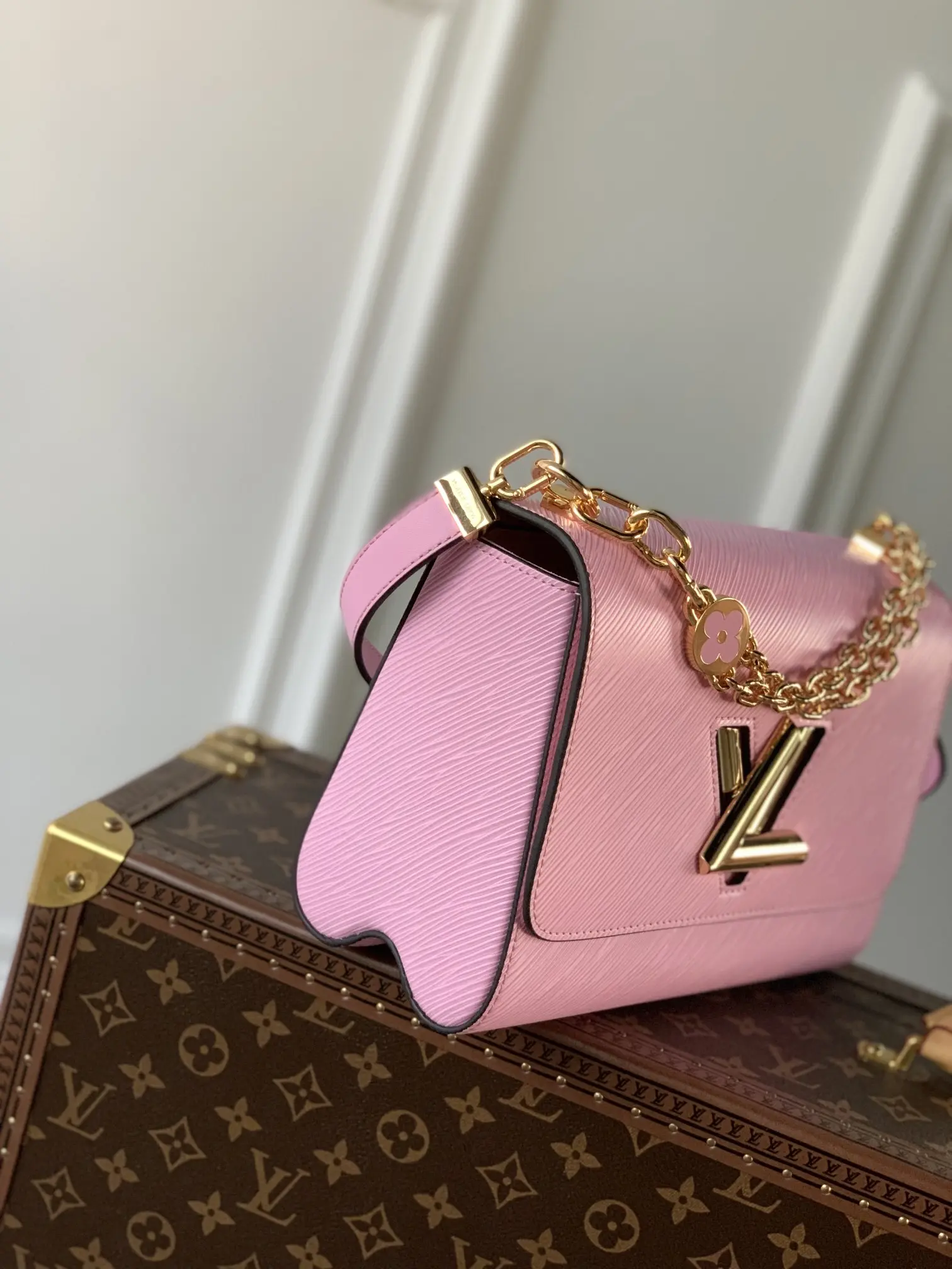 Louis Vuitton 2022 new fashion Handbags M50282