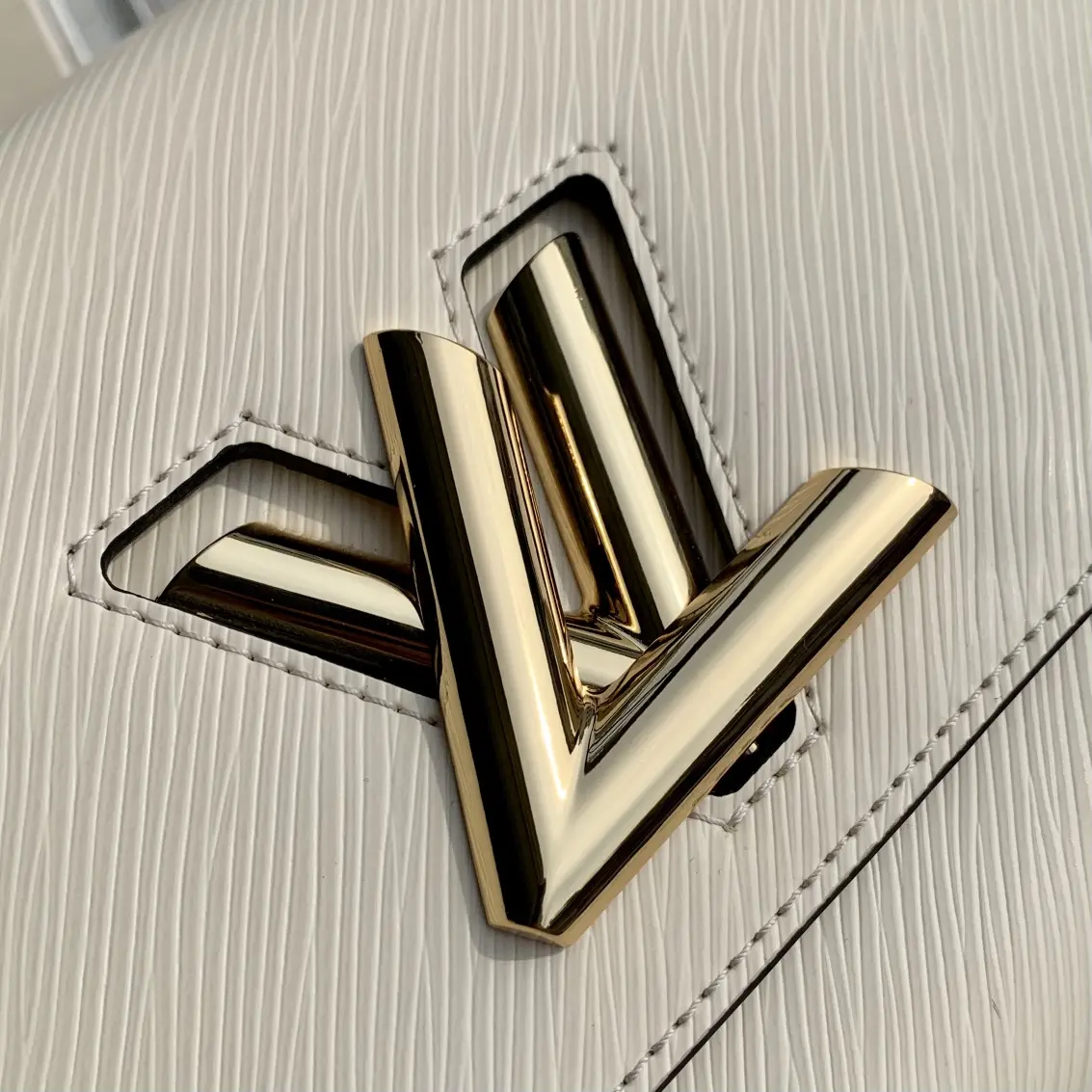 Louis Vuitton 2022 new fashion Handbags M50282