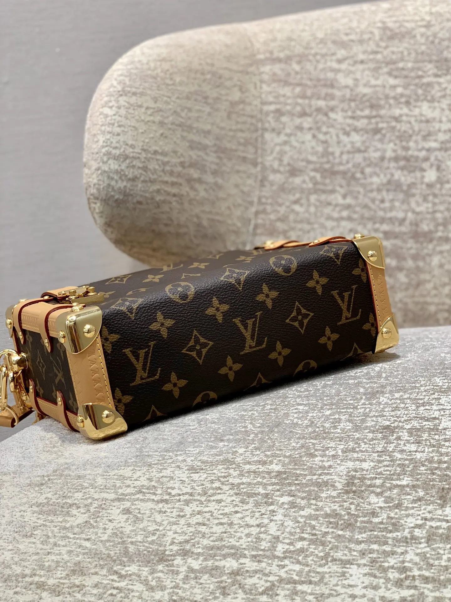 Louis Vuitton 2022 new fashion Handbags M46358