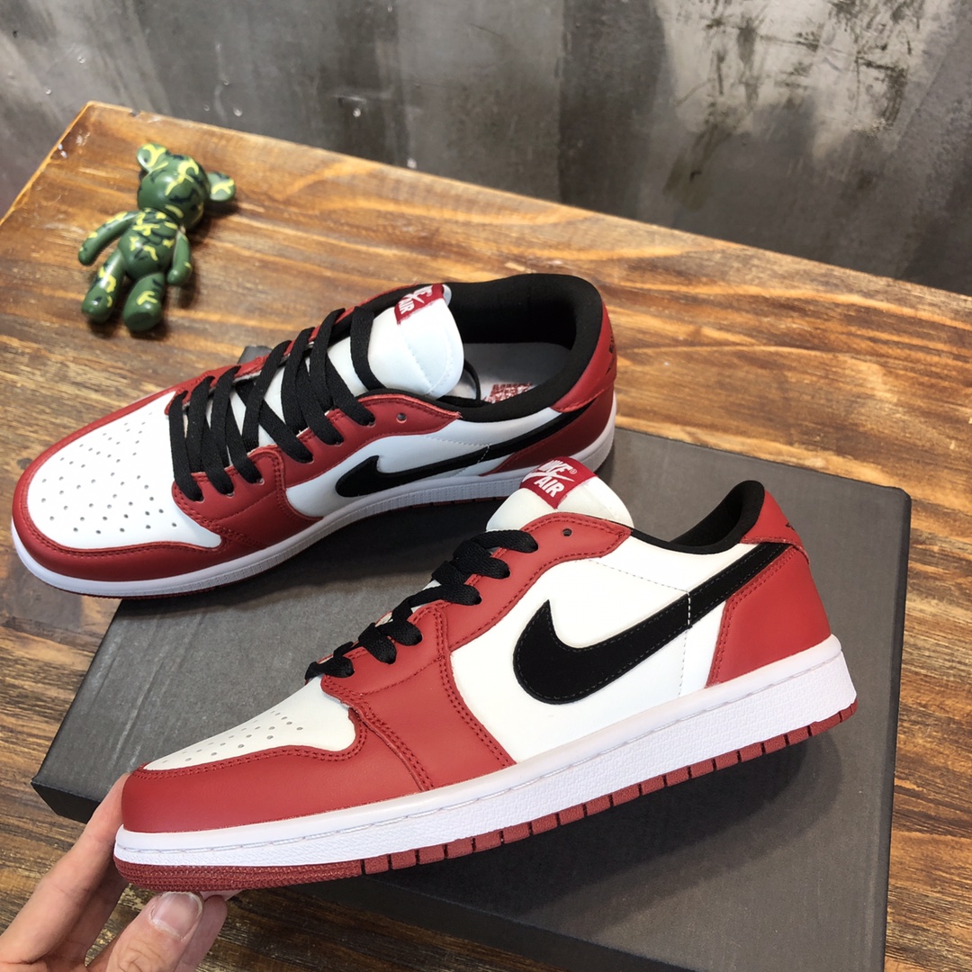 NIKE Air Jordan 1 Low Sneaker