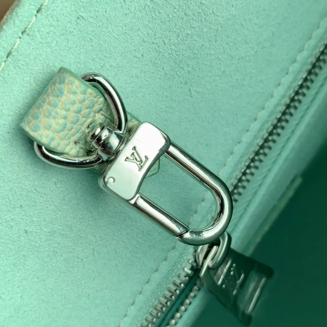 Louis Vuitton 2022 new fashion Handbags M46270