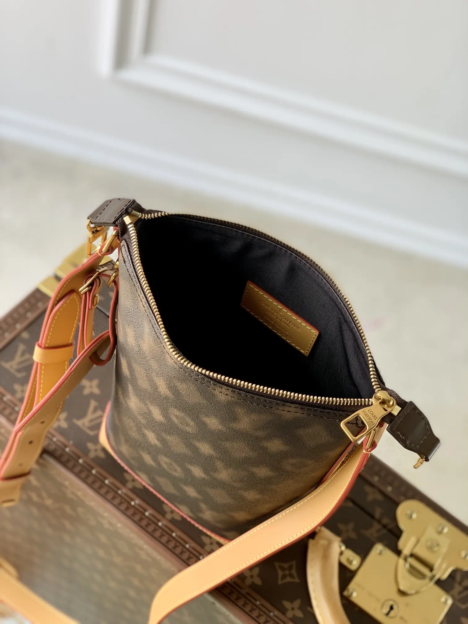 Louis Vuitton 2022 new fashion Handbags M46241