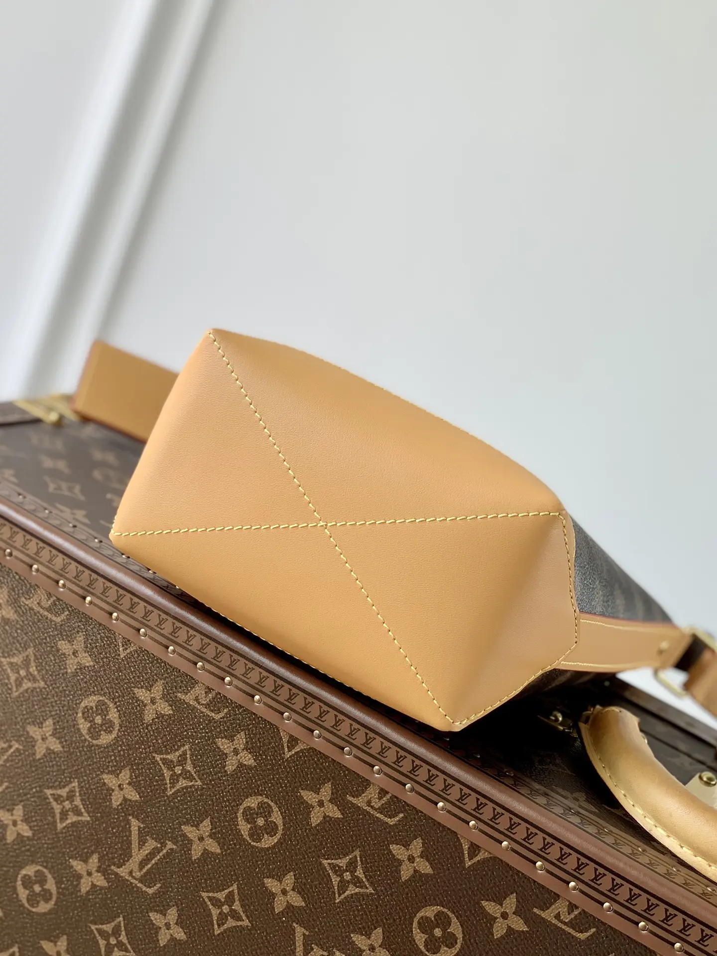 Louis Vuitton 2022 new fashion Handbags M46241