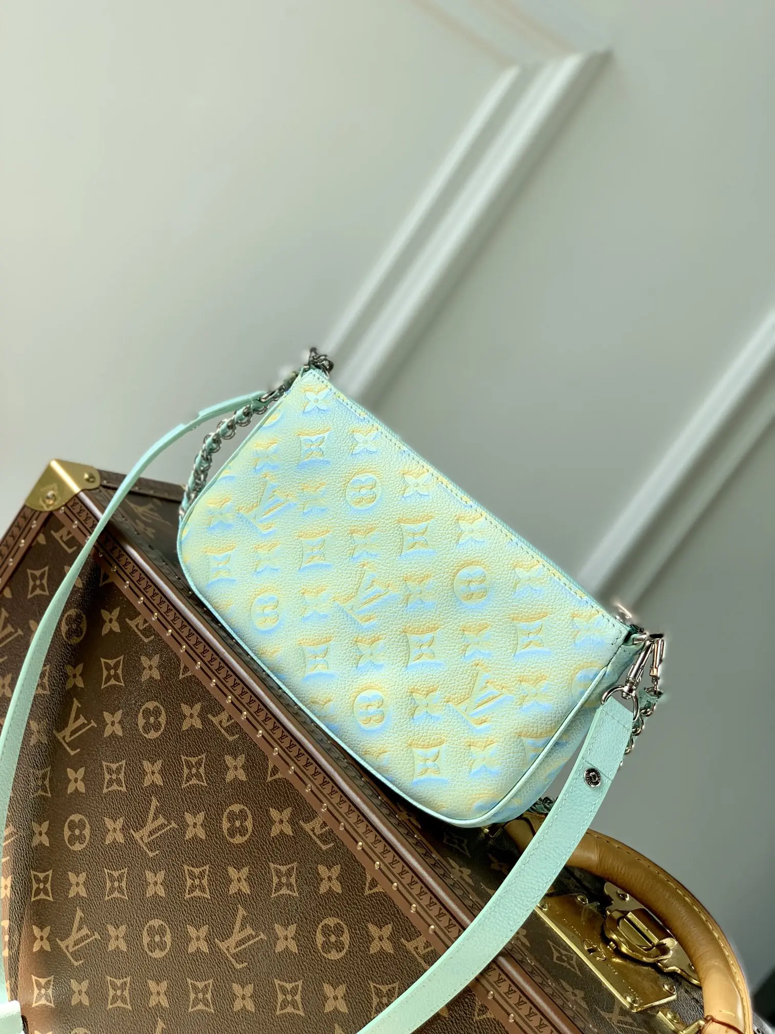 Louis Vuitton 2022 new fashion Handbags M46180