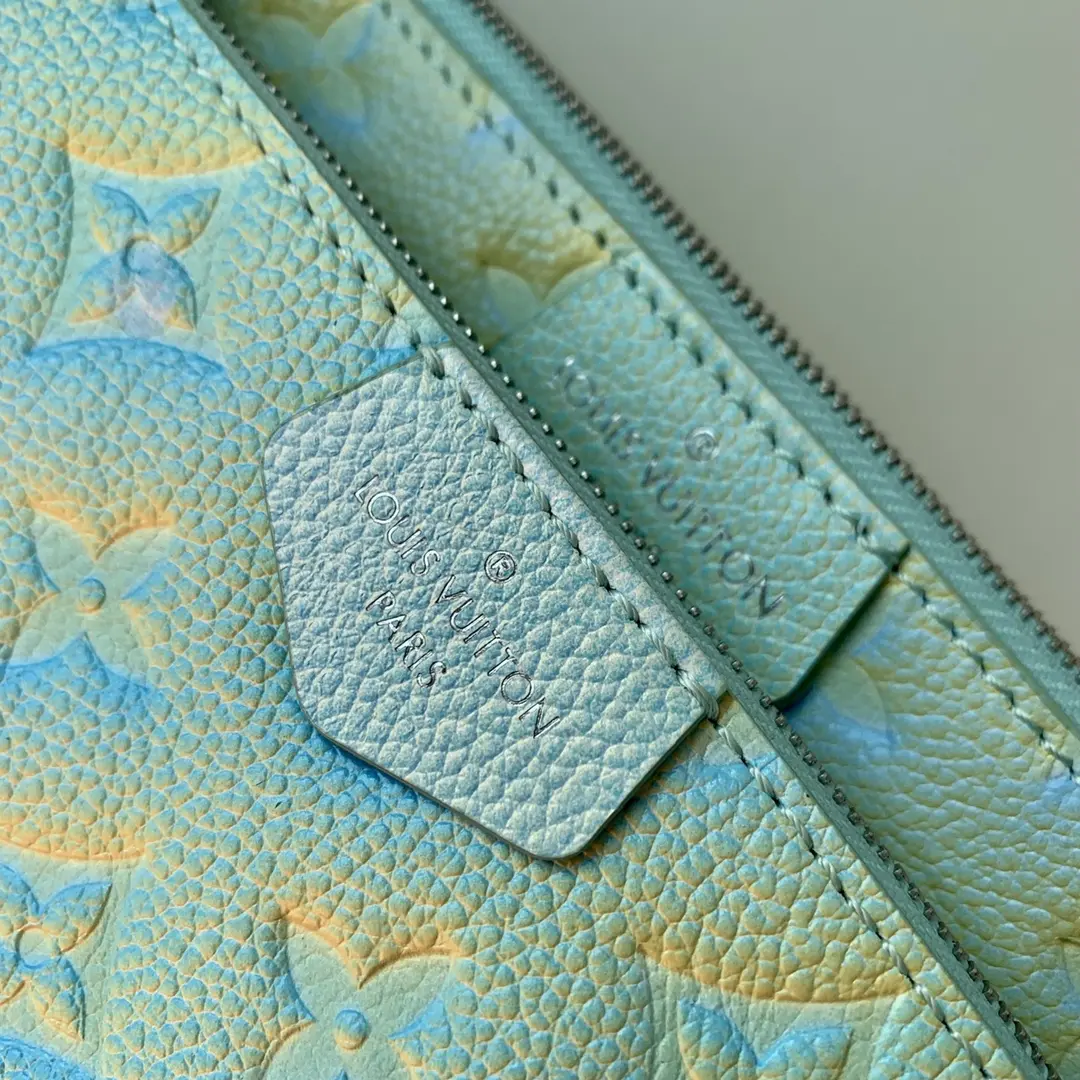 Louis Vuitton 2022 new fashion Handbags M46180