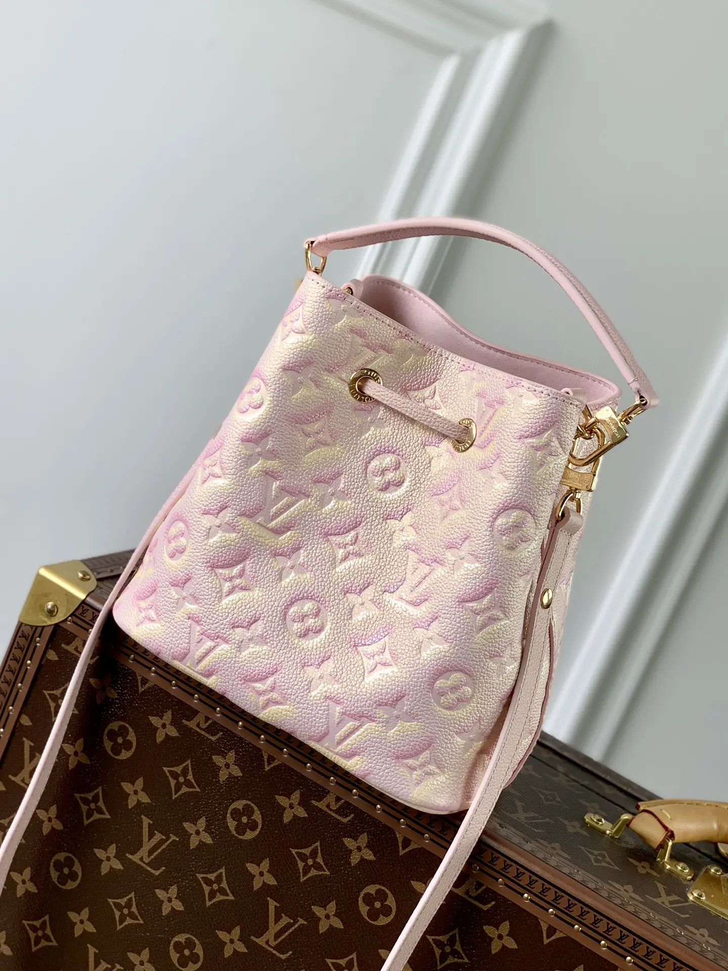 Louis Vuitton 2022 new fashion Handbags M46174