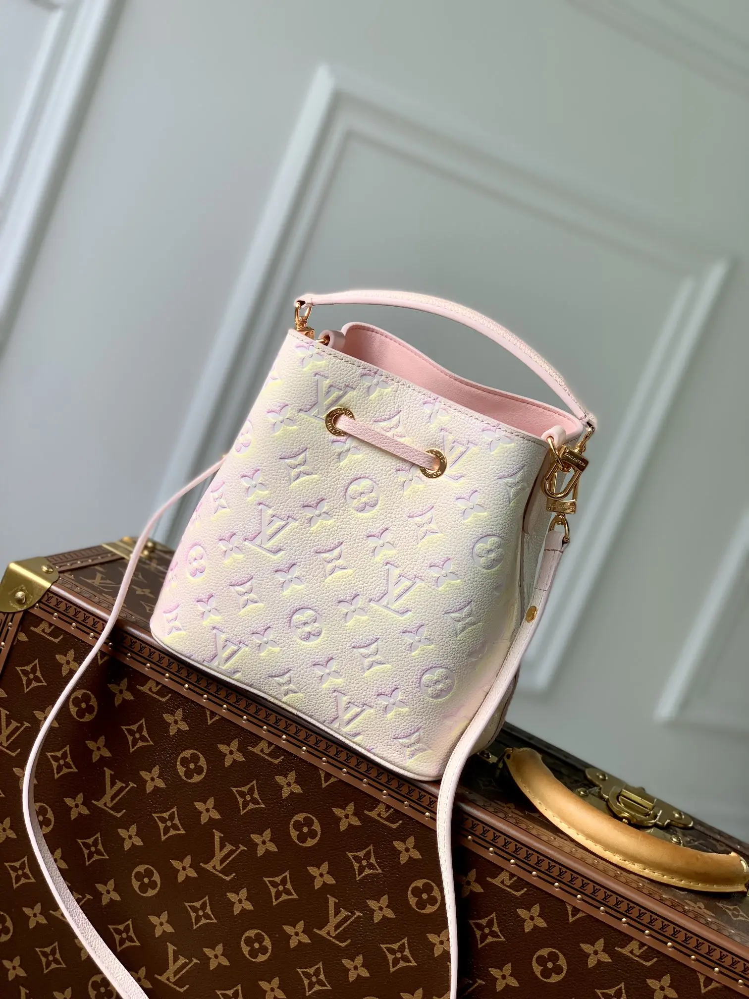 Louis Vuitton 2022 new fashion Handbags M46174