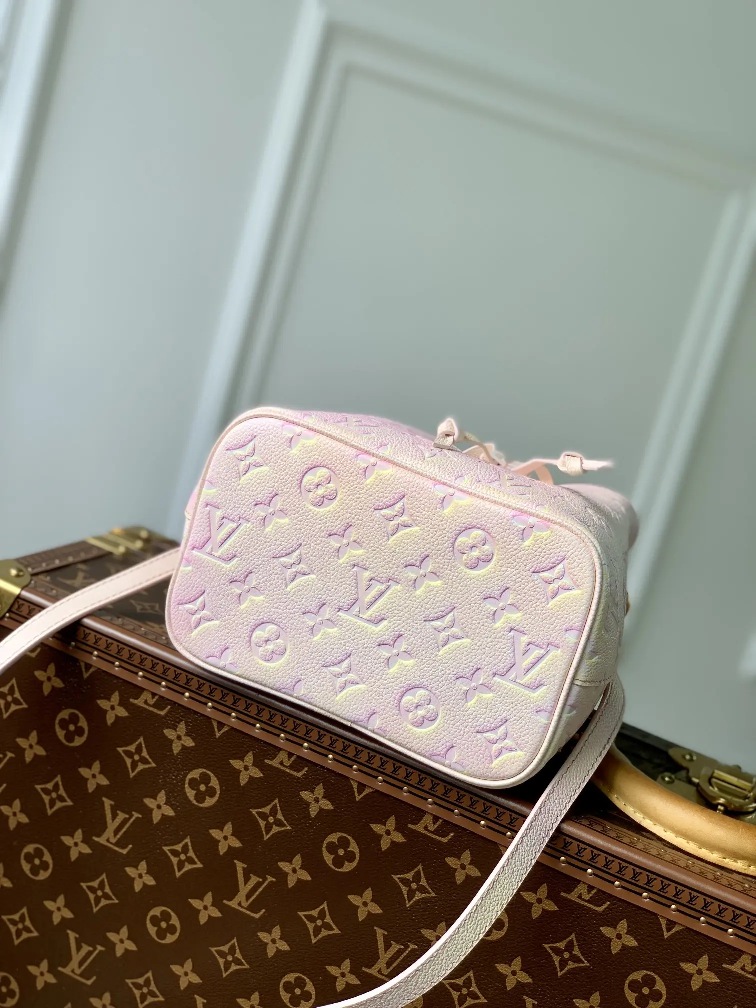 Louis Vuitton 2022 new fashion Handbags M46174