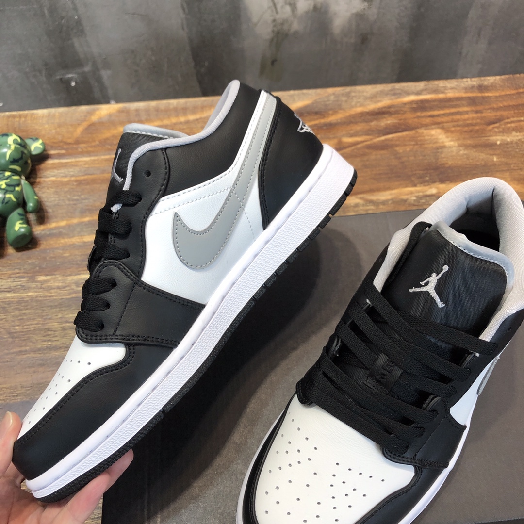 NIKE Air Jordan 1 Low Sneaker