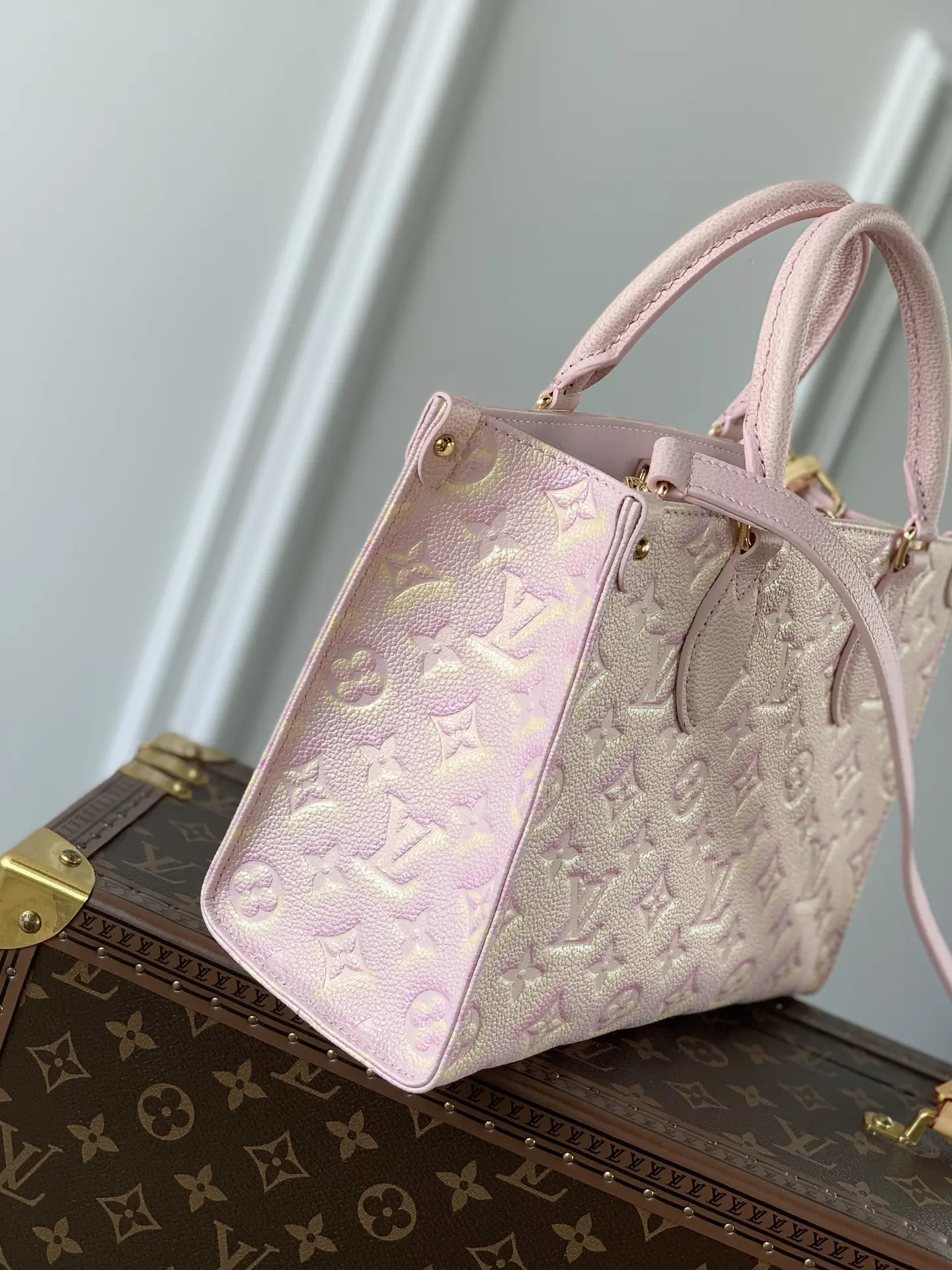 Louis Vuitton 2022 new fashion Handbags M46168