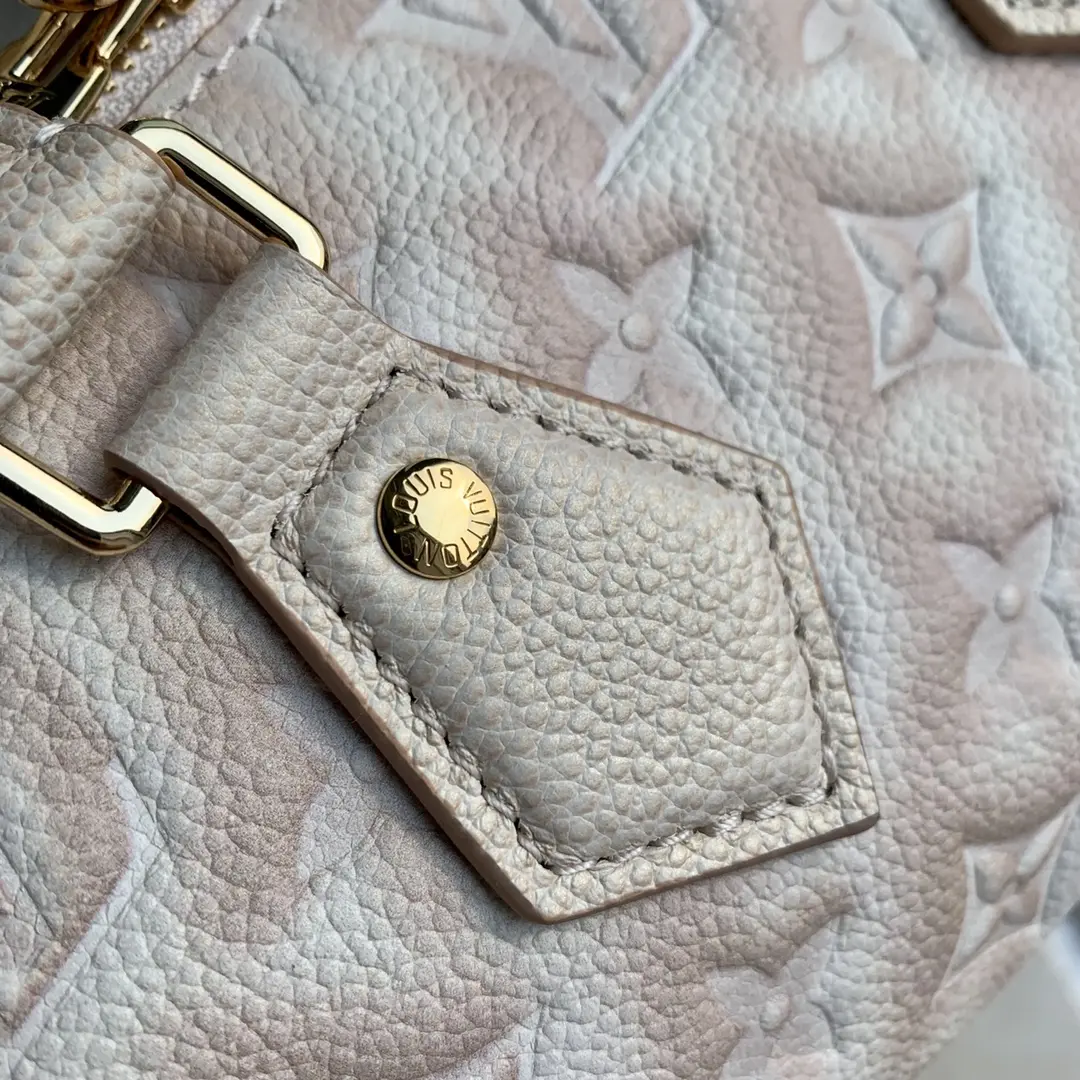 Louis Vuitton 2022 new fashion Handbags M46163