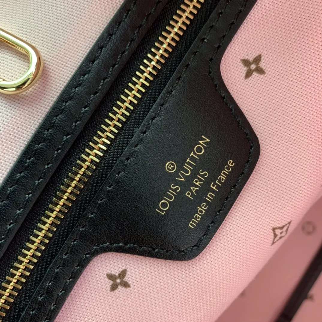 Louis Vuitton 2022 new fashion Handbags M46137