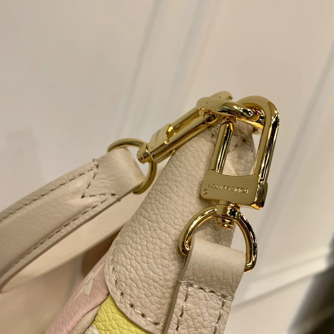 Louis Vuitton 2022 new fashion Handbags M46113