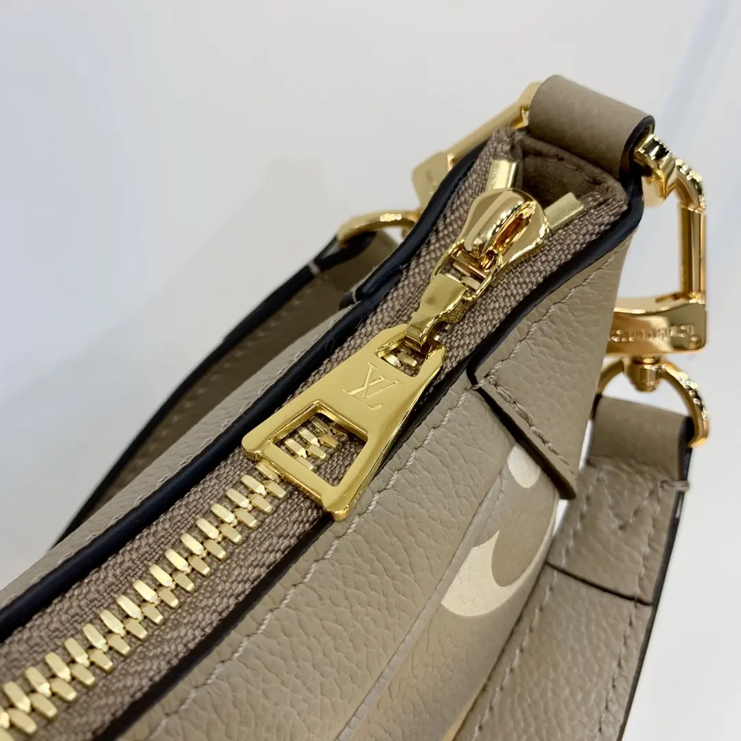 Louis Vuitton 2022 new fashion Handbags M46112
