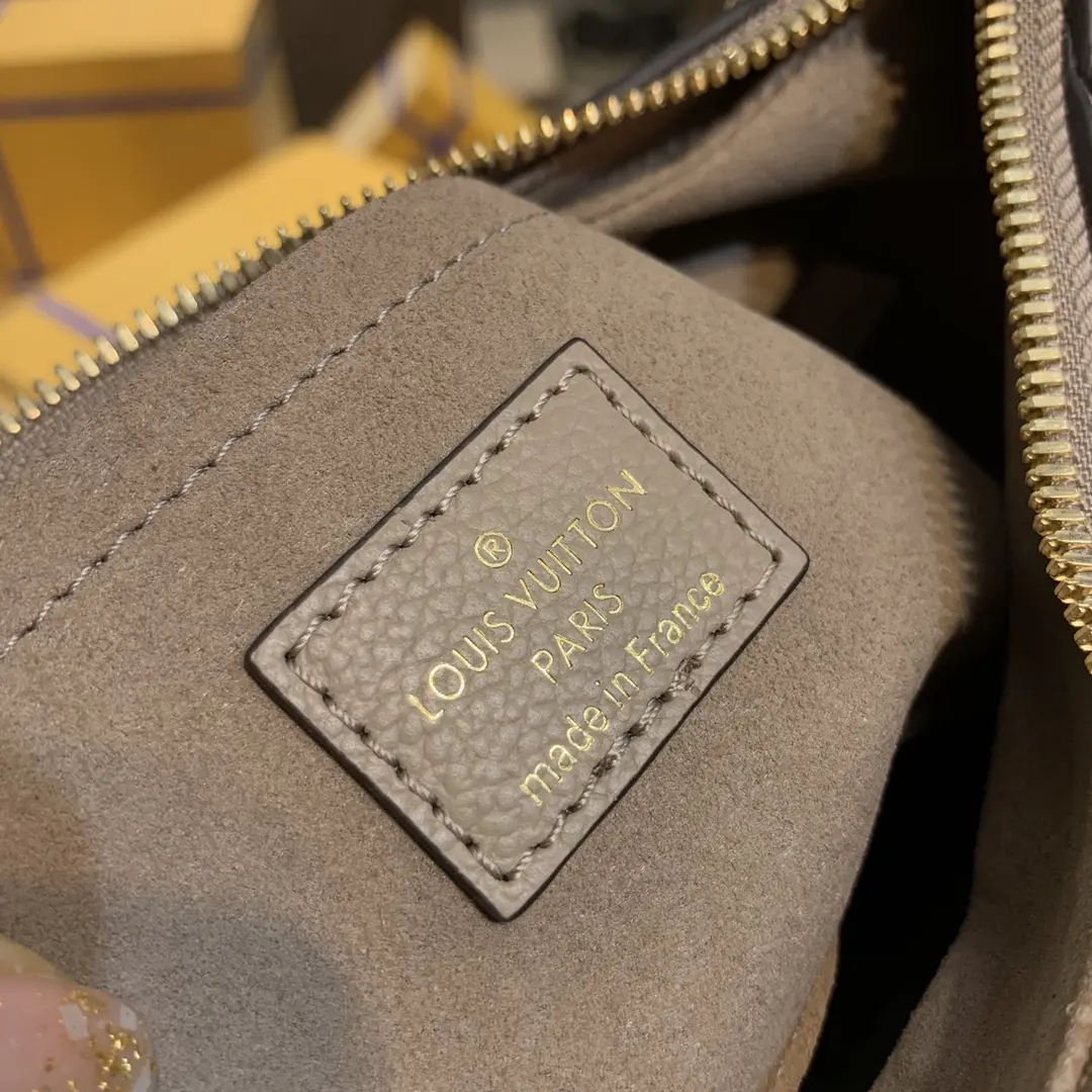 Louis Vuitton 2022 new fashion Handbags M46112
