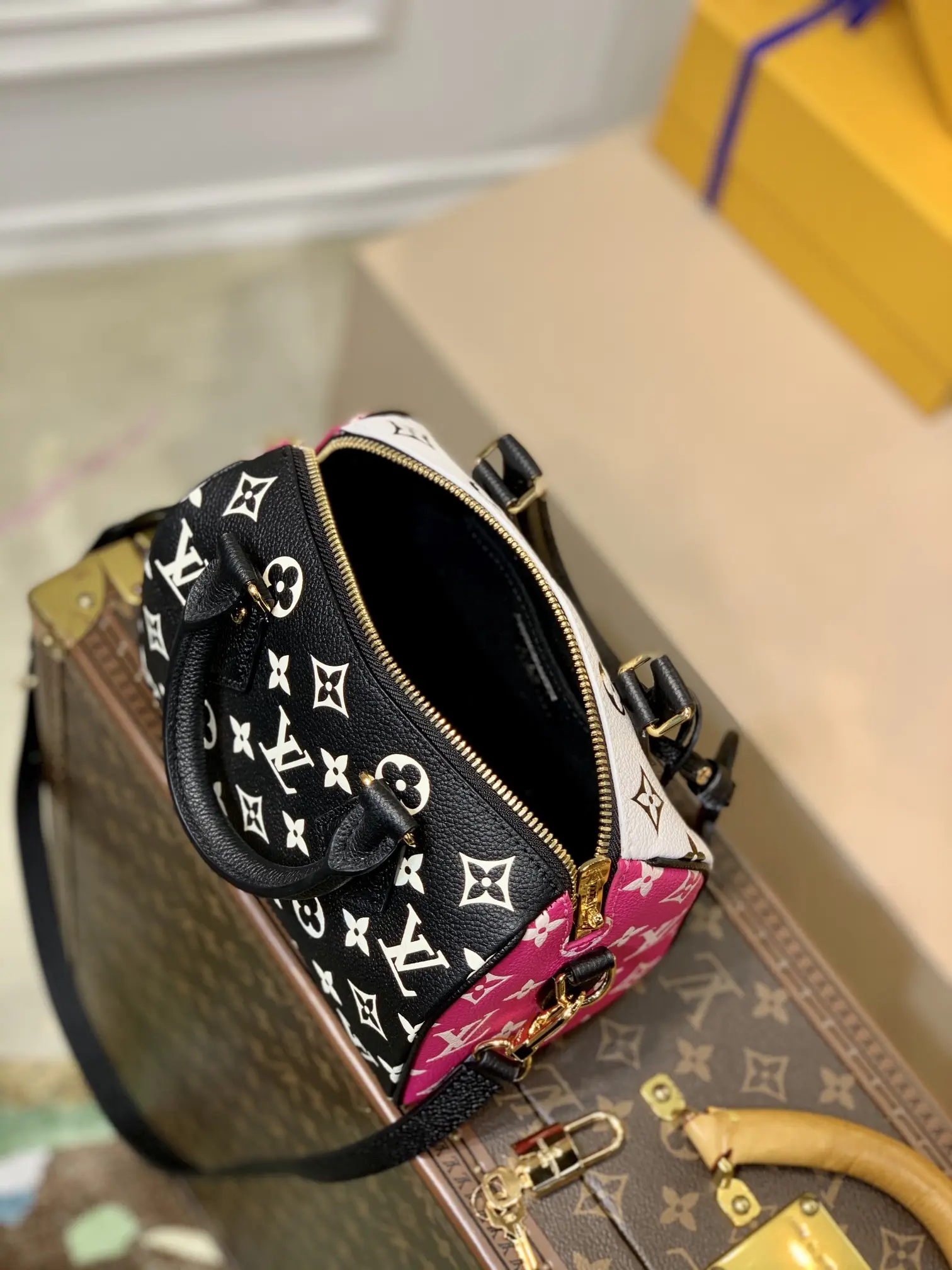 Louis Vuitton 2022 new fashion Handbags M46088