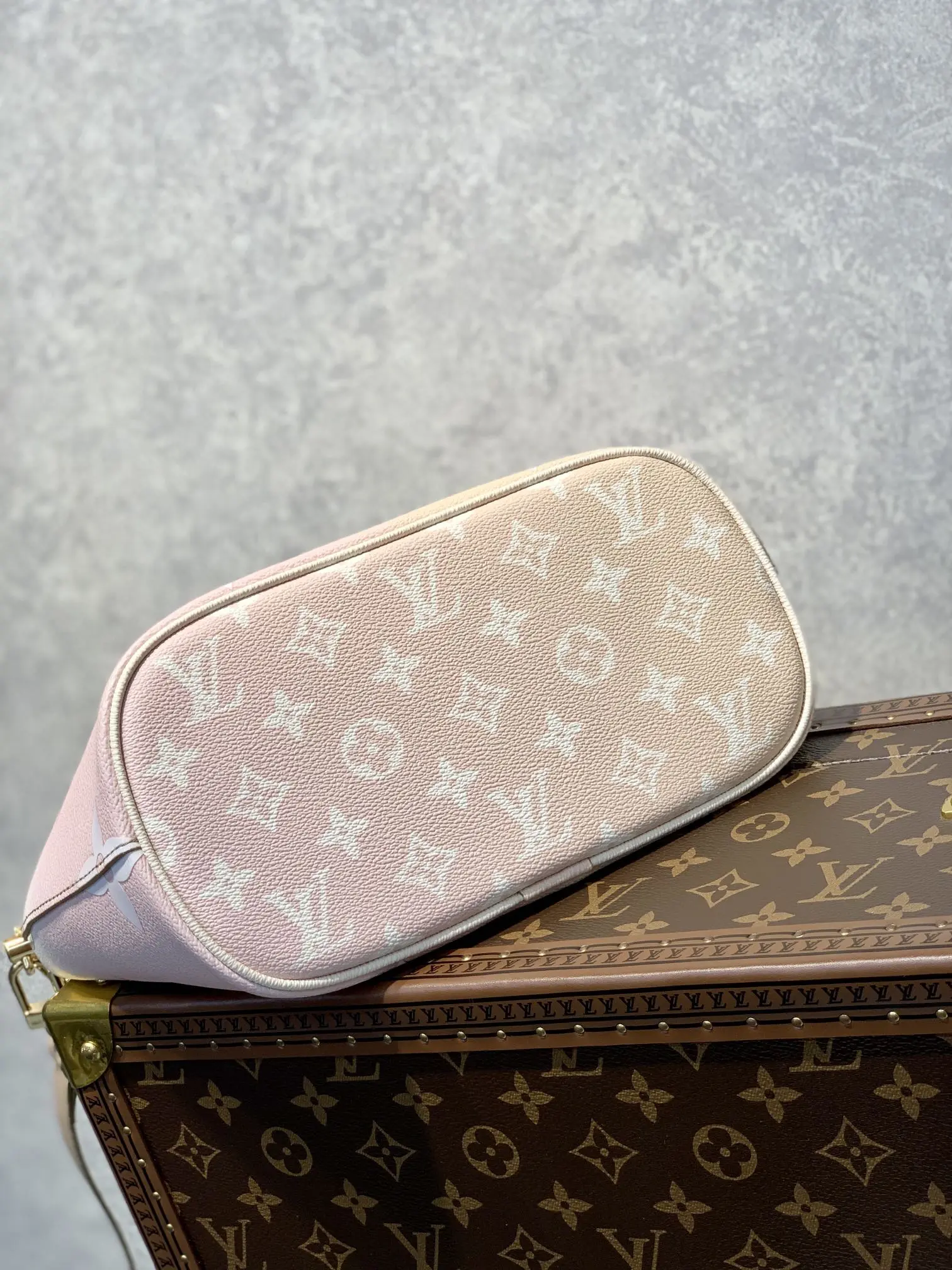 Louis Vuitton 2022 new fashion Handbags M46080