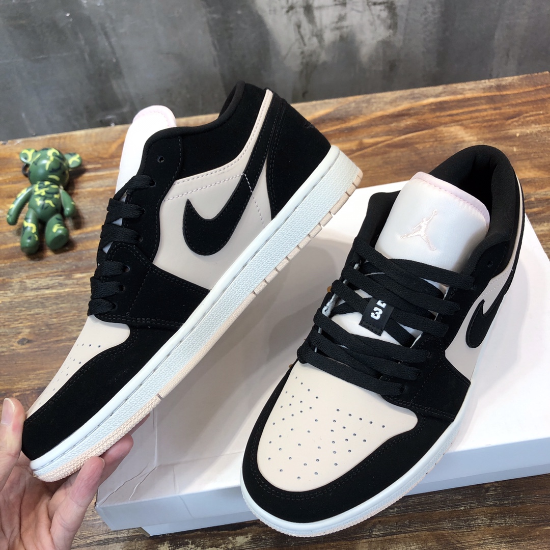 NIKE Air Jordan 1 Low Sneaker