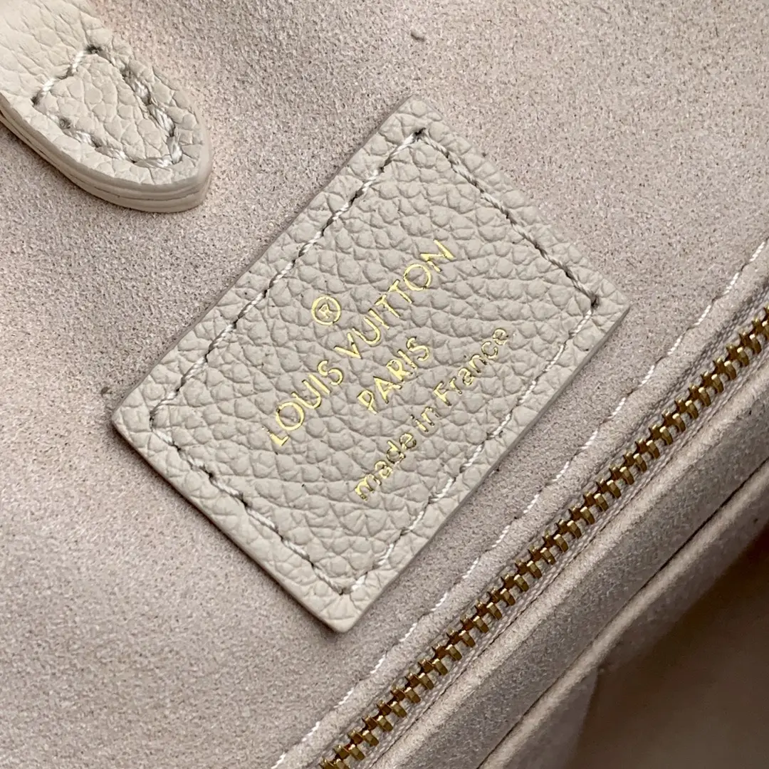 Louis Vuitton 2022 new fashion Handbags M46060