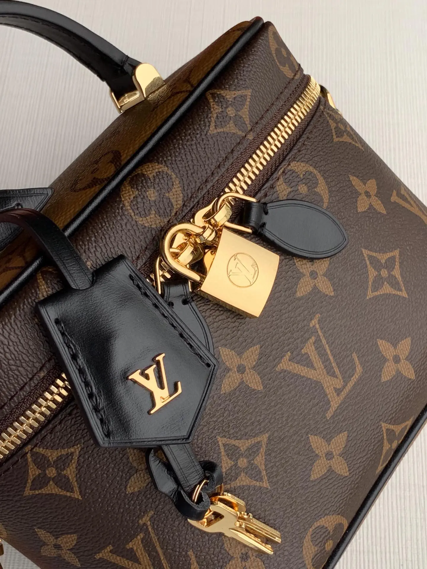 Louis Vuitton 2022 new fashion Handbags M45165