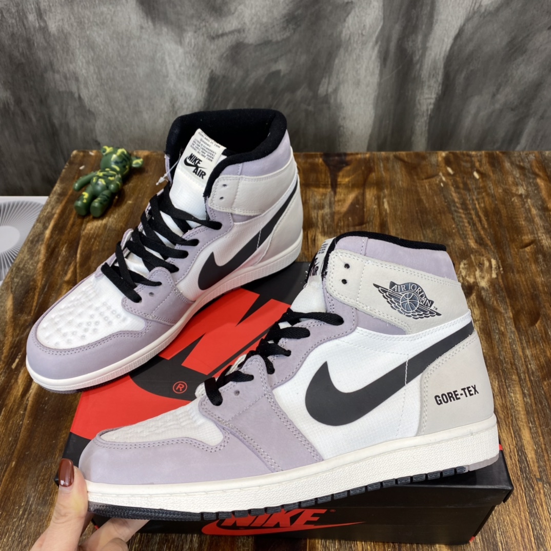 Nike Air Jordan 1 High Sneaker