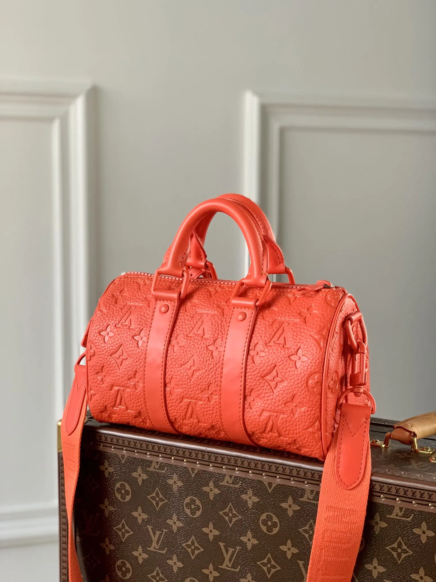 Louis Vuitton 2022 new fashion Duffle Bags M20900