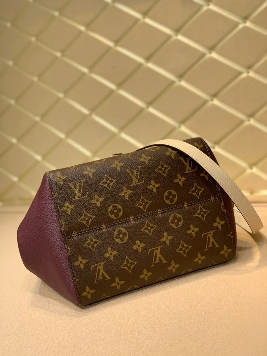 Louis Vuitton 2022 FOLD TOTE medium size Handbags M45409
