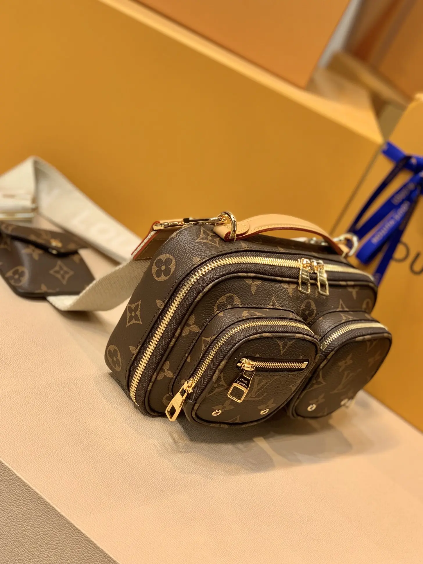 Louis Vuitton  Utility Crossbody Handbags 