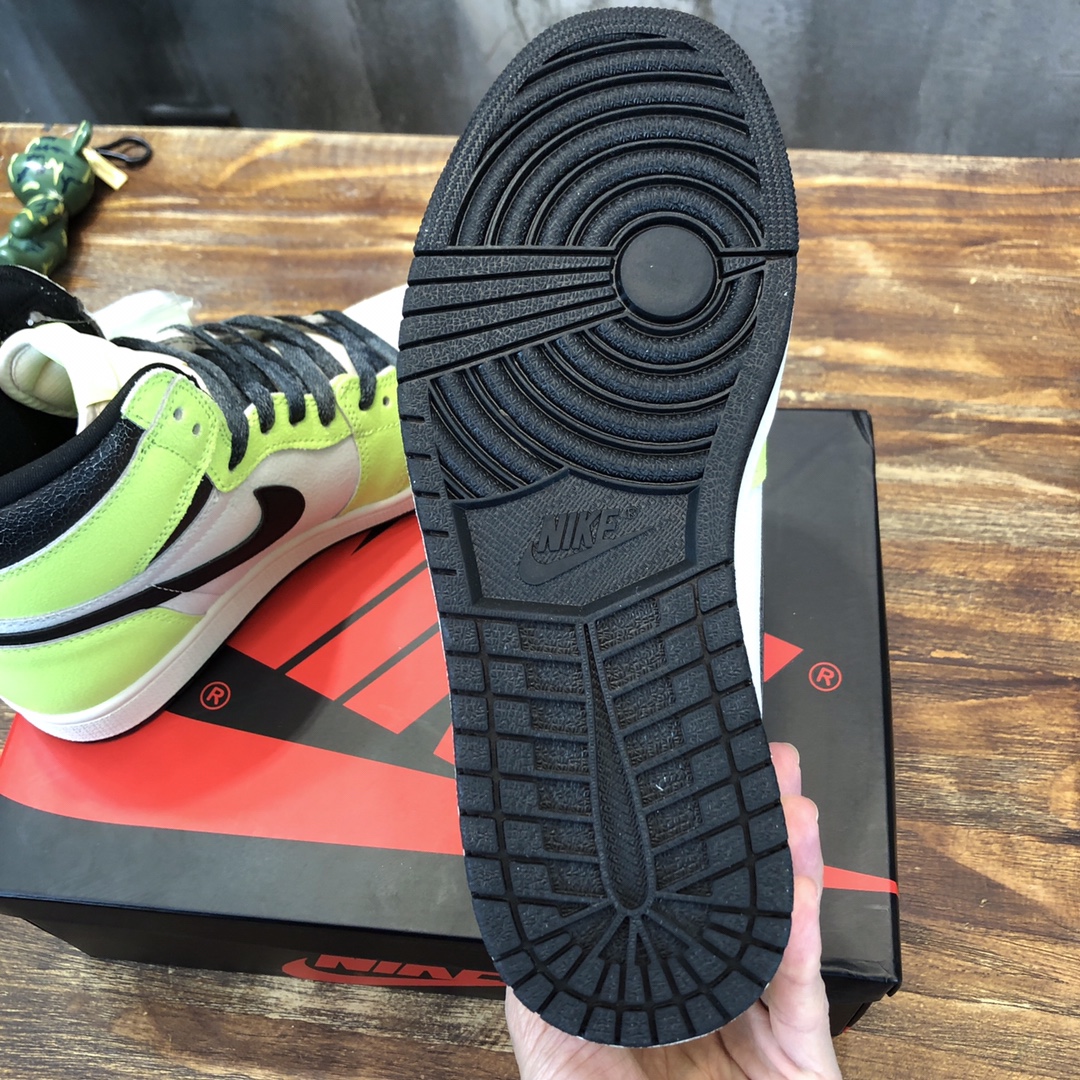 Nike Air Jordan 1 High Sneaker