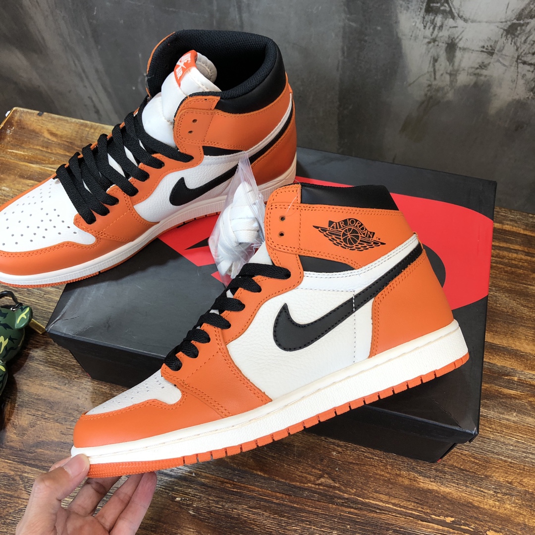 Nike Air Jordan 1 High Retro 