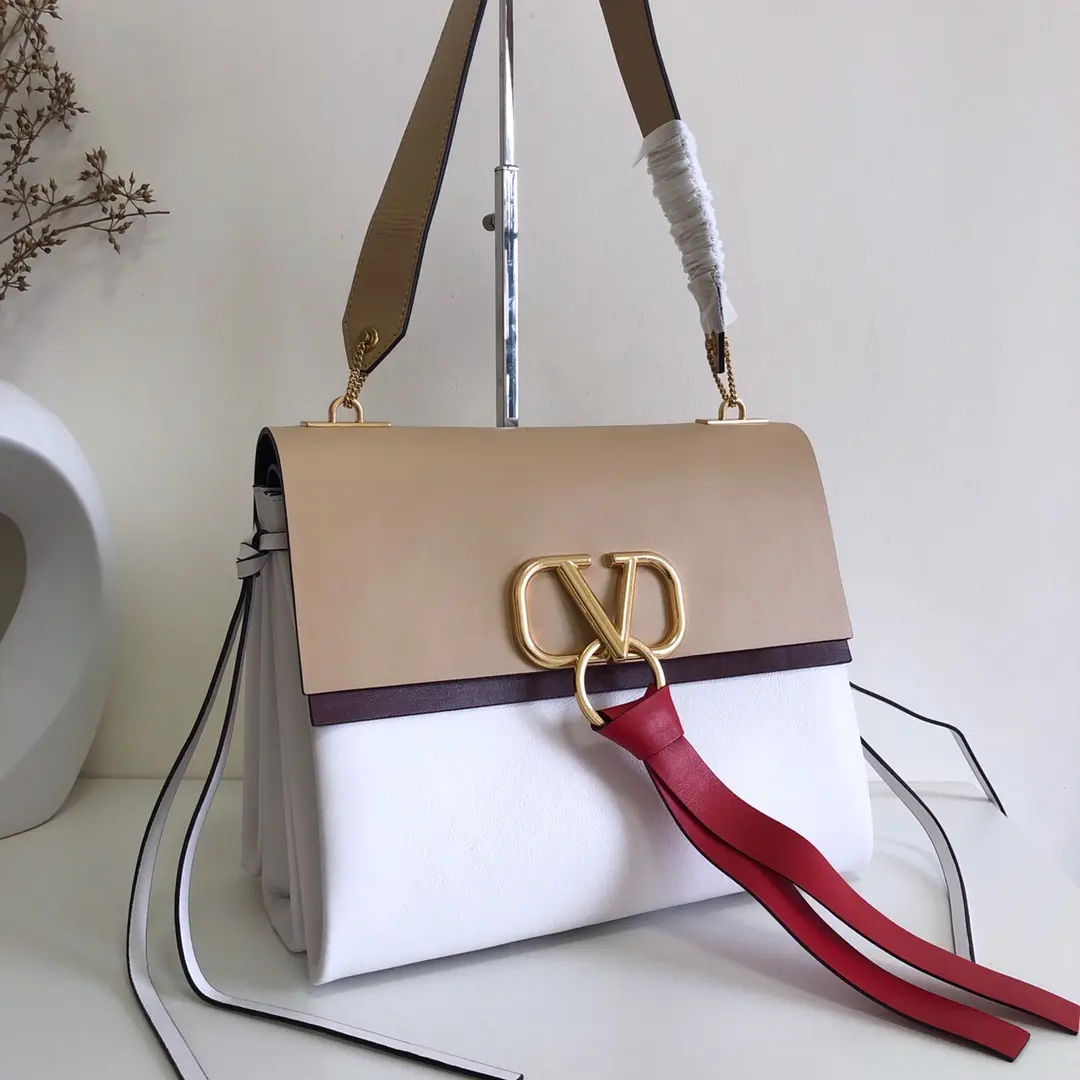  Valen Garavani Vring Handbags