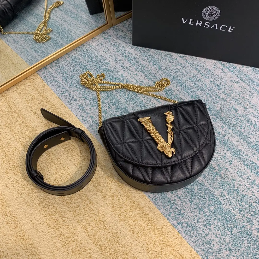  Valen Garavani Virtus Handbags