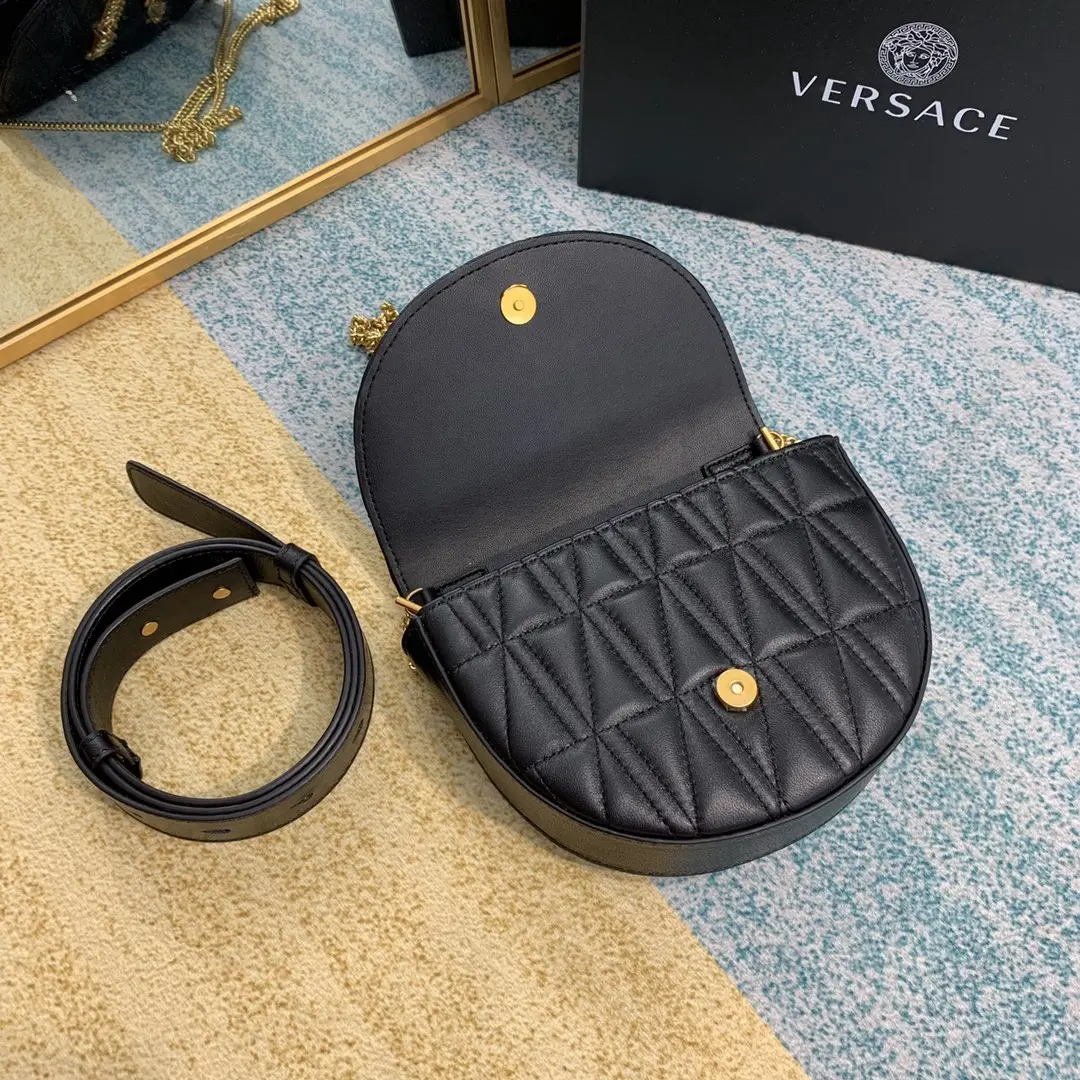  Valen Garavani Virtus Handbags