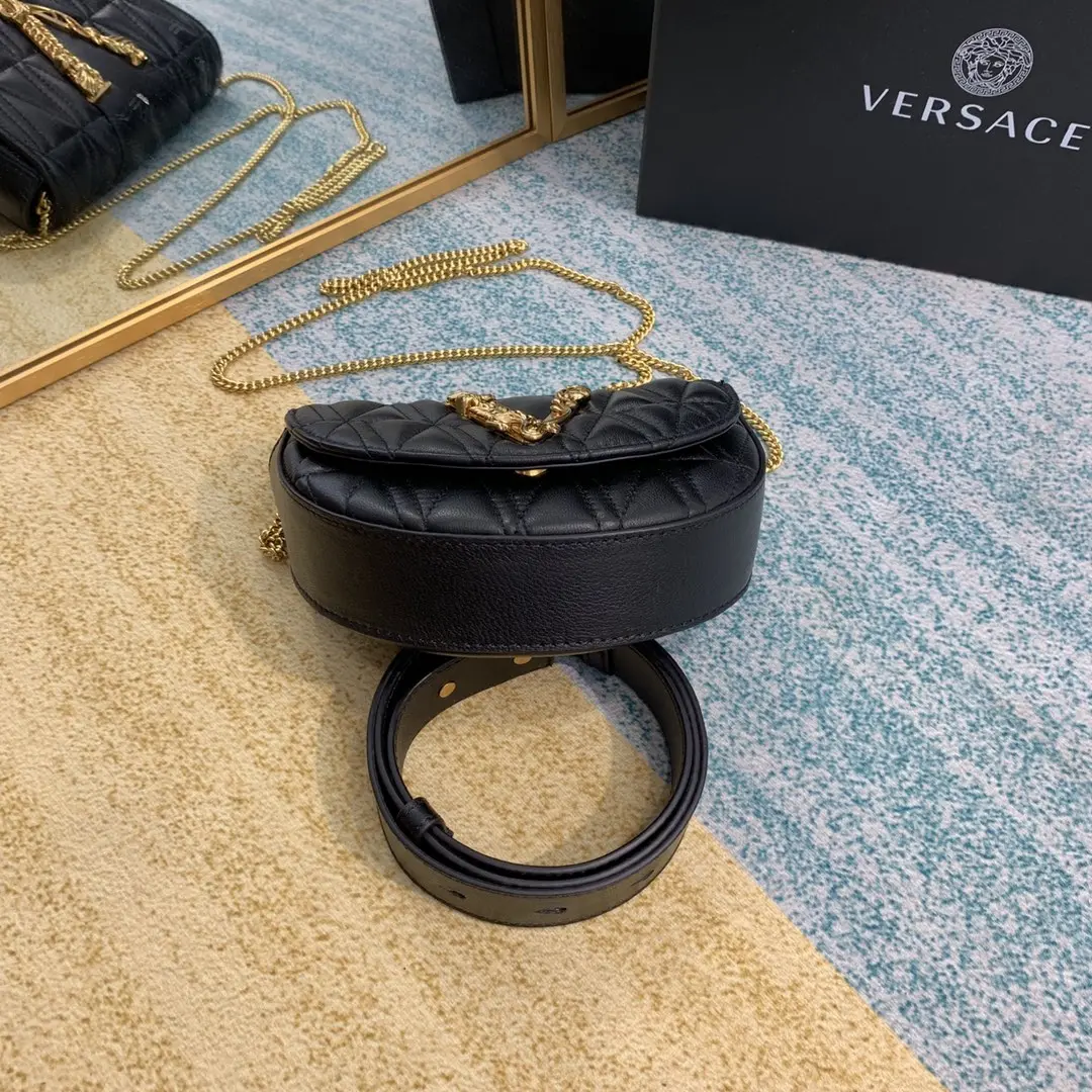  Valen Garavani Virtus Handbags