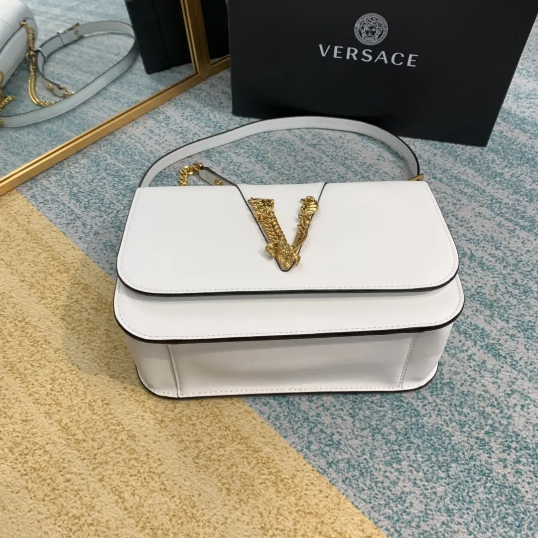  Valen Garavani Virtus Handbags