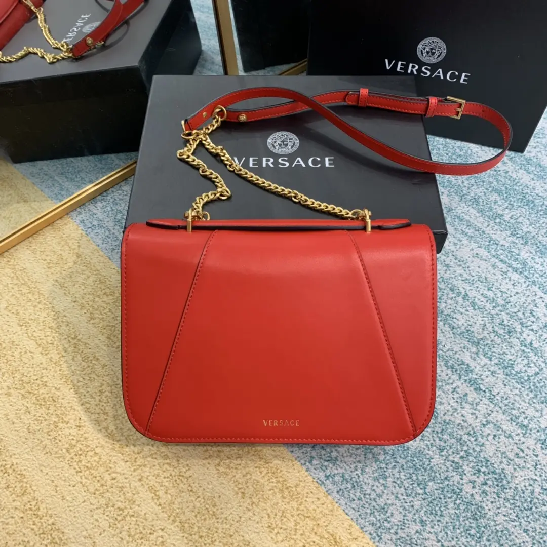  Valen Garavani Virtus Handbags