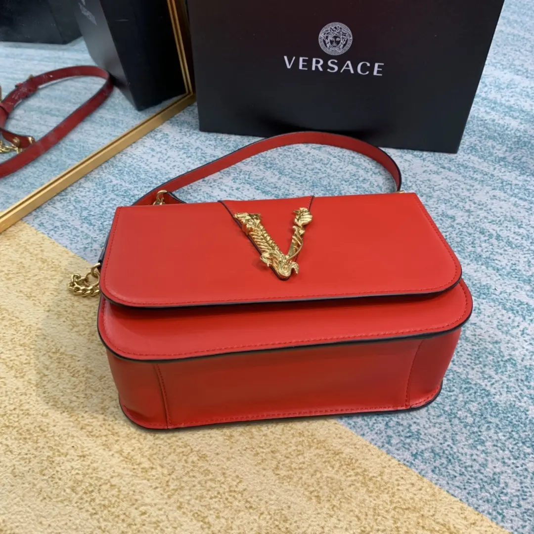  Valen Garavani Virtus Handbags