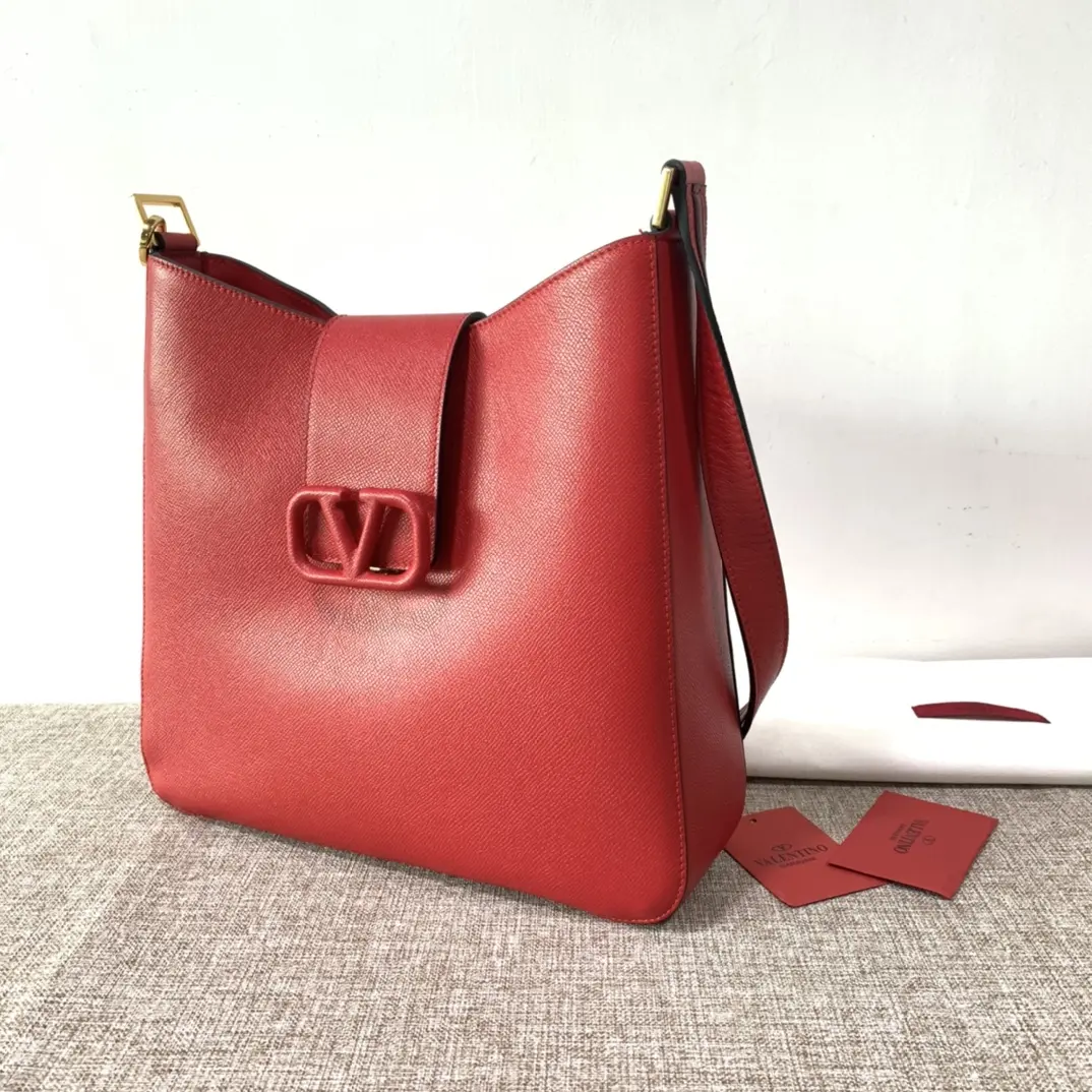  Valen Garavani LOGOValen Handbags